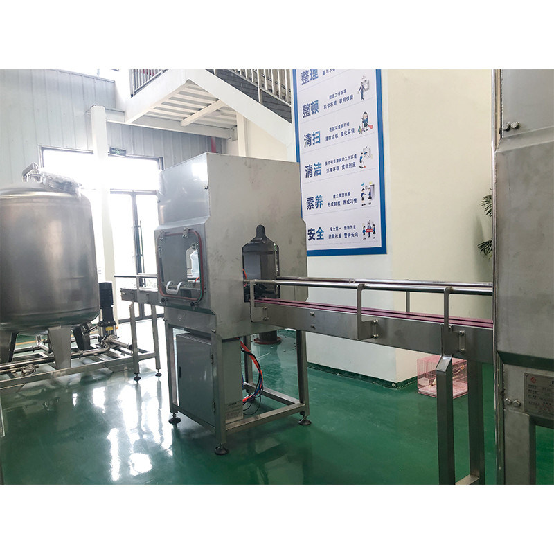 Macchina di riempimento di acqua in scatola Linea di produzione completamente automatizzata per negozi di alimenti e bevande