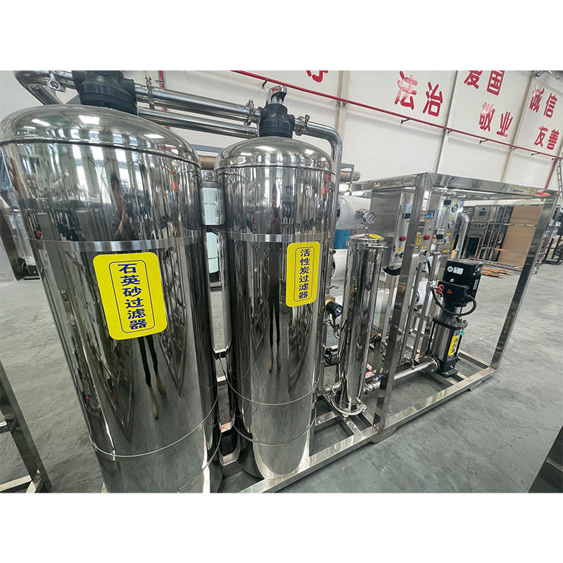Sistema di osmosi inversa 3T/h controllato da PLC per il trattamento industriale dell'acqua potabile