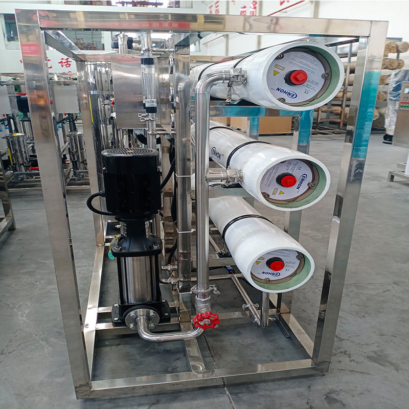Sistema di osmosi inversa 3T/h controllato da PLC per il trattamento industriale dell'acqua potabile