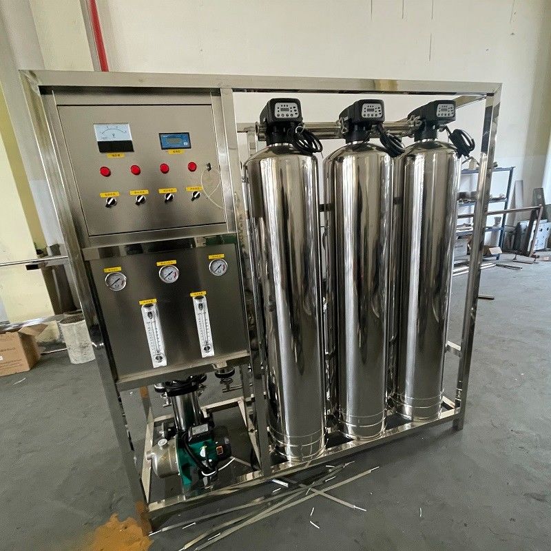 1 dei componenti principali Tipo di contenitore Sistema di acqua potabile ad osmosi inversa in custodia di legno