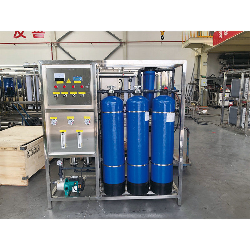 Apparecchiature di trattamento automatico dell'acqua minerale per la produzione su larga scala mediante osmosi inversa