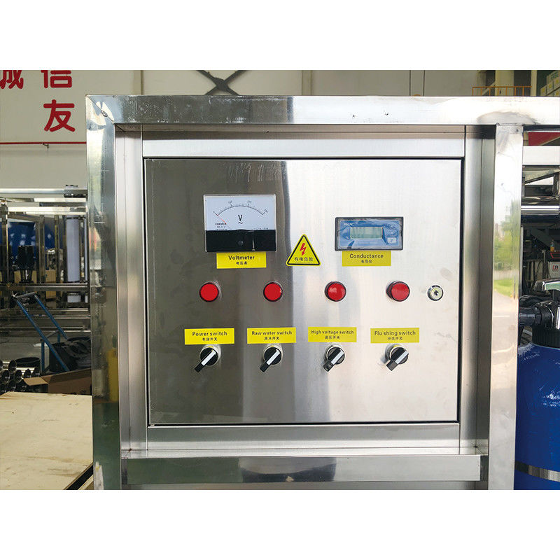Apparecchiature di trattamento automatico dell'acqua minerale per la produzione su larga scala mediante osmosi inversa
